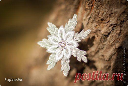 Снежинка канзаши на шпильке | Страна Мастеров