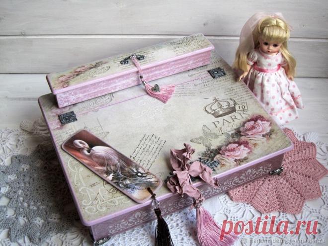 Шкатулка бюро с пеналом купить в интернет-магазине Ярмарка Мастеров по цене 3800 ₽ – HYGWXRU | Шкатулки, Москва - доставка по России Шкатулка бюро с пеналом. в интернет-магазине на Ярмарке Мастеров. Шкатулка бюро, для хранения бумаг, писем, фотографий.. Очень вместительное в него спокойно помещается листы формата А4. Отлично дополнит интерьер комнаты, кабинета. Все важные бумаги можно будет хранить в одном месте.