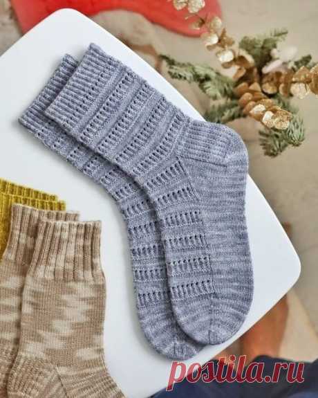 Простой узор для вязания носков спицами