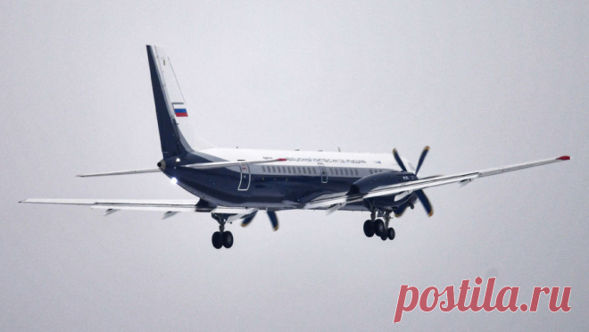 В Москве аварийно сел самолет с радиоактивными веществами на борту. Самолет рейса Ханты-Мансийск – Москва, который ранее подал сигнал бедствия, сел в столичном аэропорту Внуково. На борту самолета находится 19 кг радиоактивного вещества, сообщает Telegram-канал Shot со ссылкой на источники. По ...