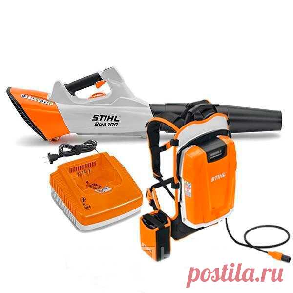 Аккумуляторное воздуходувное устройство Stihl BGA 100 (AR 2000L + AL 500). Аккумуляторное воздуходувное устройство Stihl BGA 100 с AR 2000L и AL 500 очень удобно в эксплуатации и практически бесшумно, что делает работу с ним очень комфортной и позволяет пользоваться ей на территориях детских садов, школ и больниц. Этим агрегатом можно с легкостью очистить двор от листвы, скошенной травы, пыли или грязи.