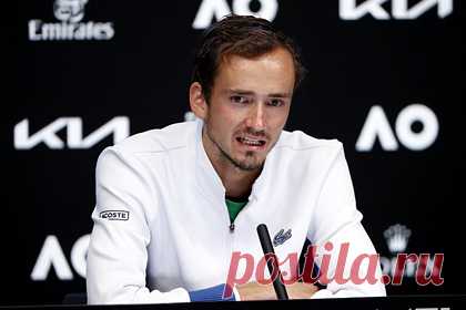 Названа сумма призовых Медведева за выступление на Australian Open. Названа сумма призовых российского теннисиста Даниила Медведева за выступление на Australian Open. По итогам турнира он заработал более 1,1 миллиона долларов. Ранее Медведев был оштрафован на 12 тысяч долларов за конфликт с судьей во время полуфинального матча против грека Стефаноса Циципаса.