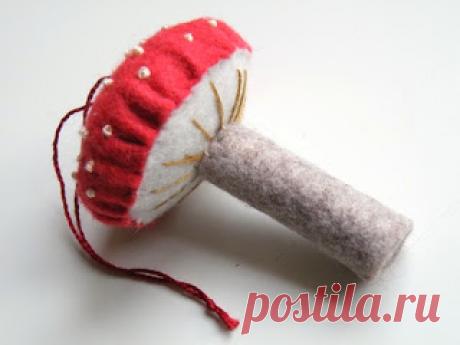 NANCY NICHOLSON: Учебники для Рождества No.5 ... Toadstool