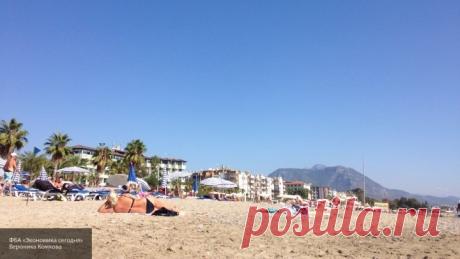 Штраф $10 за недоеденную еду: как к русским относятся в Турции сегодня В этом году российские туристы вернулись на популярные турецкие курорты. В СМИ появились сообщения, что туристов там теперь штрафуют и обыскивают. Однако сами отдыхающие все-таки чаще оставляют положительные отзывы об отдыхе в Турции, и говорят, что к рус