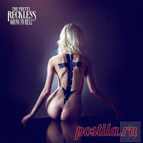 Звезда сериала «Сплетница» обнажилась.