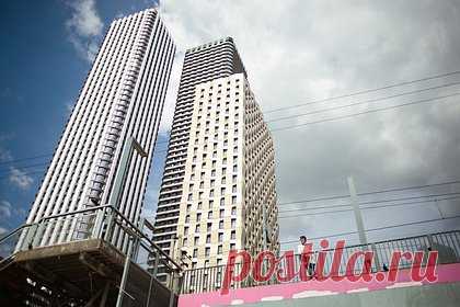 В трех районах Москвы недосчитались одного типа домов. В Москве недосчитались элитных новостроек — предложение этого типа жилья в некоторых локациях не соответствует потенциальному спросу. Три района с наибольшим дефицитом новых домов для богатых назвали аналитики компании «Метриум» в своем исследовании. Лидером по нехватке элитных новостроек стал Мещанский район.