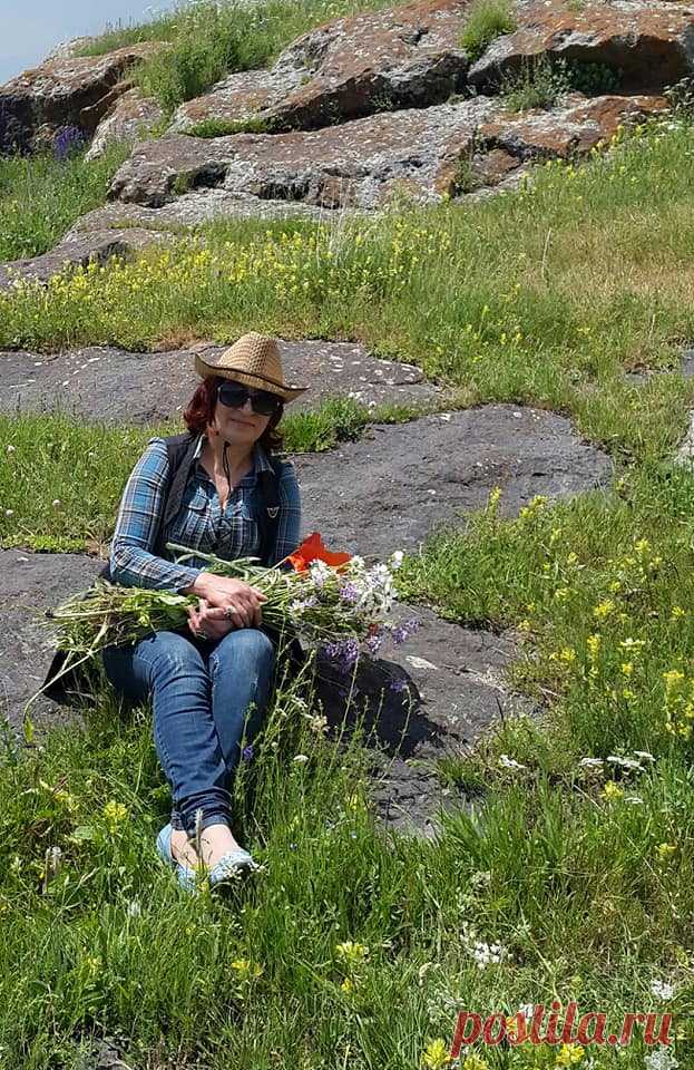 Սա իմ աշխարհն է .....💗
Վայր,որտեղ հոգեկան ու ֆիզիկական համահունչ ներդաշնակության արդյունքում վեագտնում եմ ալեկոծության ենթարկված խաղաղությունս....կամ էլ երբեմն,որը հաճախ է պատահում,առանձնության մեջ խոհերս կիսում եմ իմ պաշտելի բնության հետ: