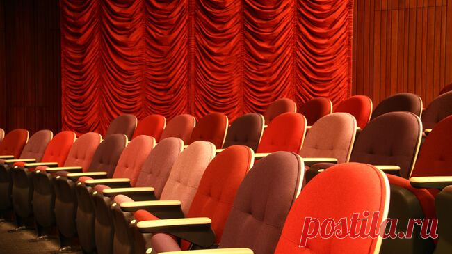 В "Новом Манеже" открылась выставка московских театральных художников