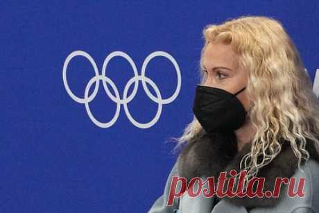 Тутберидзе высказалась о реакции Трусовой на серебряную медаль Игр-2022. Российский тренер по фигурному катанию Этери Тутберидзе высказалась о реакции ее цченицы Александры Трусовой на серебряную медаль Игр-2022. «Она же меня там и пихала, и толкала. А потом в раздевалке она будет пулять в меня свои коньки, которые будет снимать, и я буду уворачиваться. Вот такая Сашка», —- рассказала она.