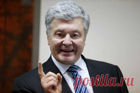 Прибывший на допрос Порошенко обвинил следователя в политической предвзятости. Украинский политик и бывший президент страны Петр Порошенко обвинил следователя из Государственного бюро расследований в политической предвзятости и намеренном преследовании Порошенко как оппозиционера. Такое заявление политик сделал перед допросом в ГБР, куда прибыл по повестке правоохранительных органов.