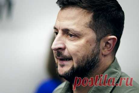 Зеленский высказался насчет проверок украинских военкомов. Президент Украины Владимир Зеленский назвал неутешительными предварительные результаты проверки военкоматов страны. Ранее глава национального агентства по противодействию коррупции Александр Новиков рассказал о начале проверки руководителей военкомов всех уровней на предмет коррупции.