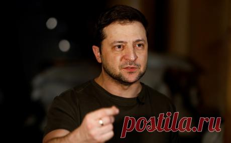 Зеленский заявил о попытках России «стереть историю» Украины. Президент Украины Владимир Зеленский в своем новом видеообращении заявил, что Россия пытается «стереть историю» Украины, нанося удары по Бабьему Яру.