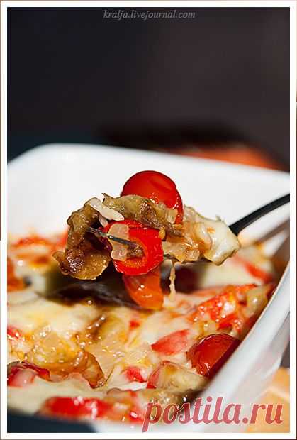 Баклажаны с сыром и черри.
