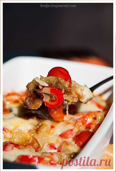 Баклажаны с сыром и черри.