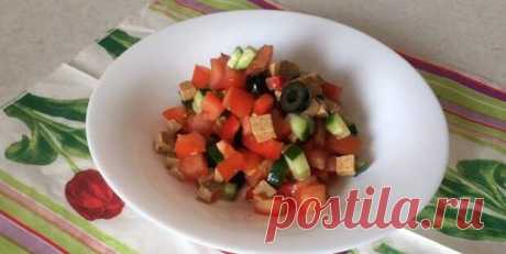 10 постных салатов, которые не оставят вас голодными - Будет вкусно - 7 апреля - 43404612590 - Медиаплатформа МирТесен Салаты с нутом, пастой, фасолью, булгуром, тофу, грибами и овощами понравятся постящимся, веганам и всем, кто хочет разнообразить своё меню. 1. Постный салат с пастой, стручковой фасолью, оливками и зелёной заправкой Ингредиенты 80 г фарфалле (паста в форме бабочек); соль — по вкусу; 150 г - 7 апреля - 43404612590 - Медиаплатформа МирТесен