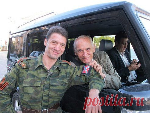 Сводки от ополчения Новороссии
21.09.14. Фото от ополчения.
Легендарный актер Василий Лановой посетил Новороссию и поддержал бойцов народного ополчения.