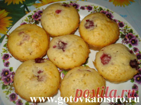 Вкусный кекс с вишней