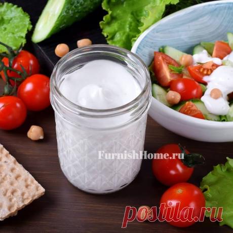 Приготовим майонез на аквафабе. По вкусу он мало, чем отличается от привычного майонеза, а уж по консистенции и вовсе не отличим от классического соуса.