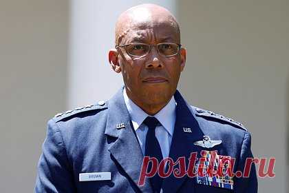 Армения обсудила военное сотрудничество с армией США. Глава Генштаба Армении Эдвард Асрян обсудил военное сотрудничество с вице-председателем Объединенного комитета начальников штабов ВС США адмиралом Кристофером Грейди и начальником штаба ВВС США генералом Чарльзом Брауном. Стороны обсудили вопросы сотрудничества в оборонной сфере.