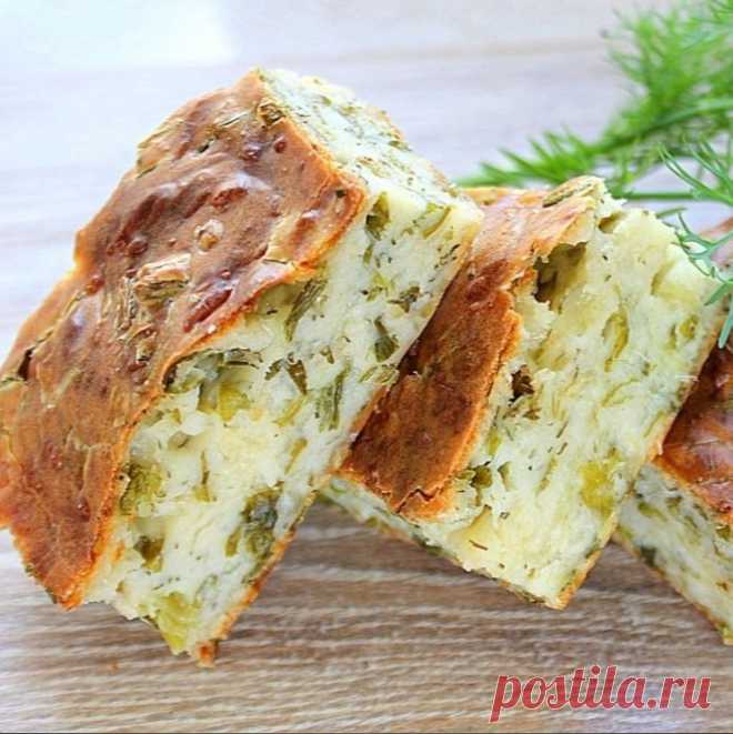 ​Деревенский сырный пирог с зеленым луком