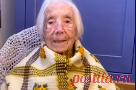 Cтарейшая звезда TikTok получила положительный тест на COVID-19 и умерла. В Уэльсе скончалась 110-летняя старейшая звезда TikTok. Эми Уинифред Хокинс прославилась благодаря видео, где она поет, которые ее правнук выкладывал в TikTok. За несколько дней до смерти валлийка получила положительный тест на COVID-19, однако неизвестно, стала ли болезнь причиной ее смерти.