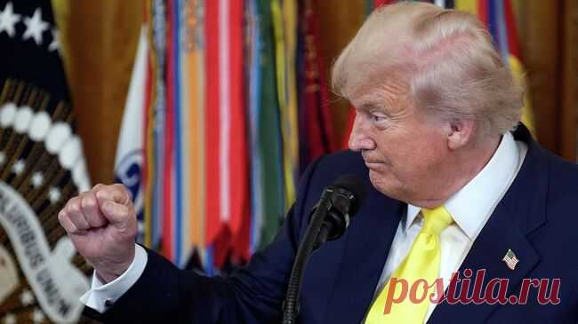 Трамп может лишить Киев поставок оружия, пишет Bloomberg
