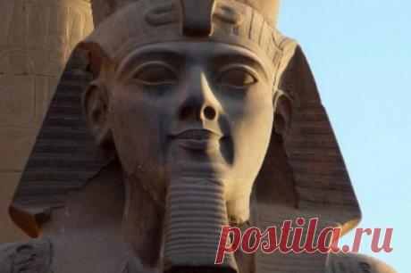 Рентген выявил невероятные детали на изображении древнеегипетского фараона. Они позволили сделать ряд важных открытий.