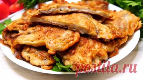 Секретные отбивные из грибов имеют восхитительный вкус: внутри небольшая хрустинка, а сверху – нежный ароматный кляр. Их хочется кушать еще и еще: поэтому сразу делайте двойную (или тройную) порцию – разлетятся вмиг. Мне, например, после первой порции пришлось бежать в магазин за грибами: домашние съели сразу, горячими, даже попробовать не успела.