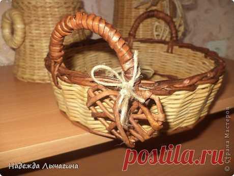 Плетение из газет. Красивая загибка края корзинки. Мастер-класс.