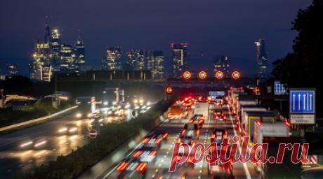 Ульянов назвал проблемы в ФРГ из-за отказа от газа России сопутствующим ущербом. Отказаться от российских поставок природного газа было добровольным решением правительства Германии по политическим мотивам, заявил постпред России при международных организациях в Вене Михаил Ульянов. Читать далее