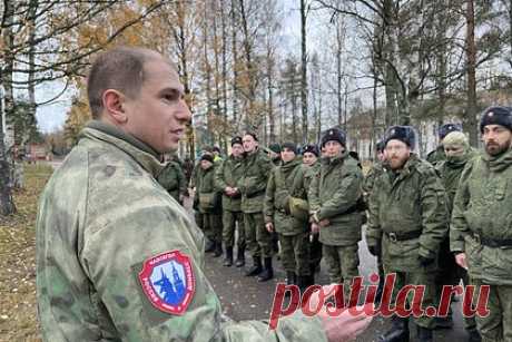 Михаил Романов возьмет шефство над воинской частью Западного военного округа. Депутат Государственной Думы, первый заместитель председателя Комитета Государственной Думы по контролю, член фракции «Единая Россия» Михаил Романов посетил несколько воинских частей под Санкт-Петербургом и встретился с мобилизованными петербуржцами.