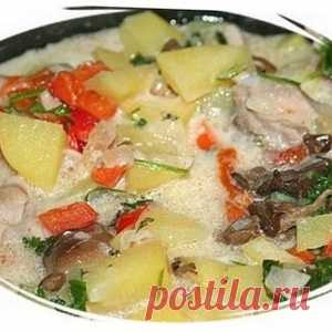 Жаркое с грибами и сметаной в мультиварке