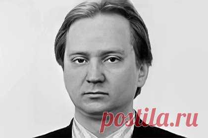 Стало известно о смерти экс-депутата Андрея Попова. Умер экс-депутат Думы и «человек из команды Суркова» Андрей Попов. Об этом сообщает РБК. О смерти политика изданию рассказал его бывший помощник, ныне — депутат Госдумы восьмого созыва Леонид Ивлев. По словам Ивлева, Попов умер еще на прошлой неделе, однако он затруднился назвать точную дату смерти политика.
