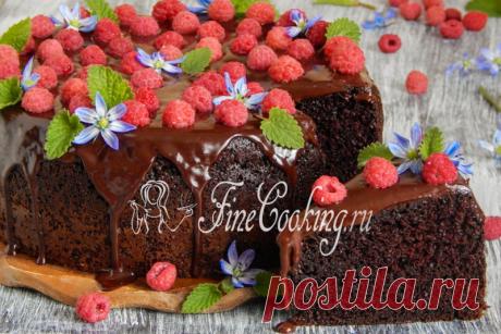 Простой шоколадный пирог Очевидно, что из самых простых продуктов можно запросто приготовить изумительную домашнюю выпечку.