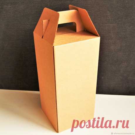 Коробка "Высокая с ручкой" крафт, прямоугольная – купить на Ярмарке Мастеров – K5LP8RU | Коробки, Москва Коробка &quot;Высокая с ручкой&quot; крафт, прямоугольная в интернет-магазине на Ярмарке Мастеров. Крафт-коробка картонная  высокая , единая с ручкой.  Внутри 13,5х13,5 х 28см Сделана из  тонкого плотного 1мм микро-гофрокартона, аккуратная, плотная, надежная. Коробка собирается из плоской заготовки , без клея и дополнительных усилий.