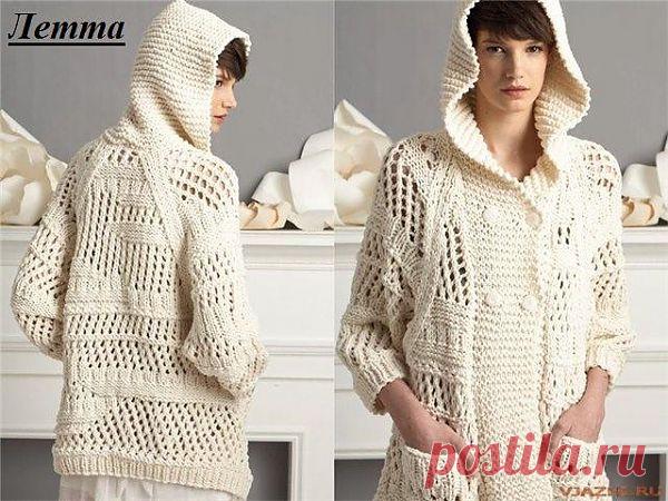 Жакет с капюшоном из Vogue.