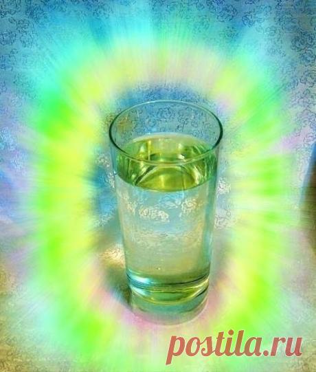 От нервного истощения

Если вы, или кто из ваших близких стали очень нервными, и не в состоянии держать себя в руках, стали часто срывается, кричать, и выходить из себя по каждому пустяку, то заговаривайте воду, а затем пейте её и умывайтесь. - " Господь Лазаря воскрешал,
Господь страждущим помогал.
Боже мой, Боже, помоги и мне тоже.
Показать полностью...