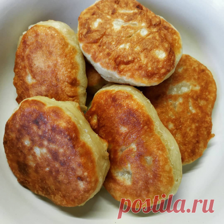 жареные пирожки с капустой