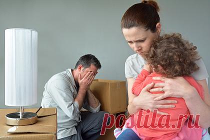 Российской экономике предсказали неожиданные проблемы. Эксперты назвали «черных лебедей» (труднопрогнозируемые события, имеющие значительные последствия) для российской экономики. Основная проблема, которая может стать большой неожиданностью, — это баланс домохозяйств, считает главный экономист «ПФ Капитал» Евгений Надоршин, нап