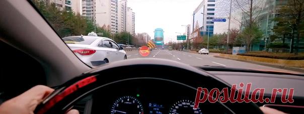 В Hyundai придумали систему помощи слабослышащим водителям Среди водителей есть немало тех, кто страдает стойкими расстройствами слуха. Другие водители могут не подозревать об этом и рассчитывают на адекватное поведение на дороге других участников дорожного движения. Тем не менее, инциденты, когда дорожные происшествия случаются именно потому, что один из водителей не смог принять тех, или иных мер в силу того, что просто не …