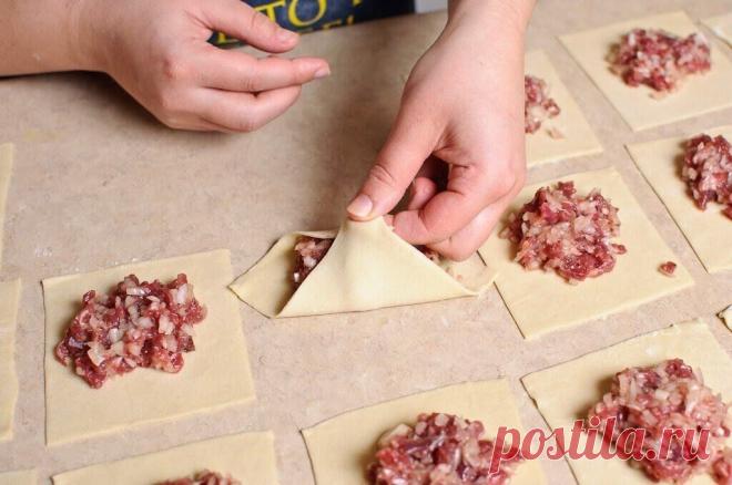Что казахи кладут в фарш, чтобы манты были сочными и вкусными | Винни Пух Пульс Mail.ru Манты — это традиционное блюдо народов Центральной Азии и надо заметить, что их кухня очень вкусная и сытная.