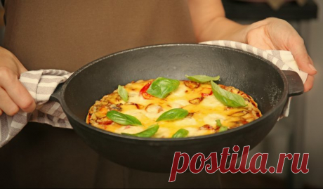 Пицца из батона с фаршем, помидором и сыром