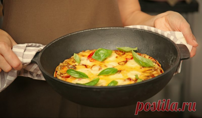 Пицца из батона с фаршем, помидором и сыром