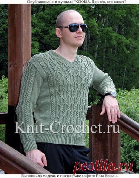 ПУЛОВЕР МУЖСКОЙ СПИЦАМИ.

-0-1202                                                                                             Размер 50-52.
Вам потребуется: 810 г пряжи (индонезийский хлопок; 100 г/1650 м; нить в 6 сложений); спицы №2 и №1,5.
Резинка: *1 лицевая скрещенная (по изн. стороне – изнаночная скрещенная), 1 изнаночная скрещенная (по изн. стороне – лицевая скрещенная)*.
Резинка для бейки: 1 лицевая, 1 изнаночная. 
Плотность вязания:  25,5 п. х 28 р. = 10 х 10 см.
...