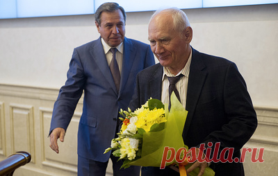 Фундаментальная фигура российской борьбы. Тренер Виктор Кузнецов отмечает 80-летие. Специалист, в частности, воспитал олимпийских чемпионов Александра Карелина и Романа Власова