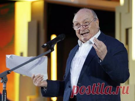 Facebook
«Во-первых, старый, во-вторых, еврей. Всё это правда, что я могу возразить? Это неисправимо — что одно, что другое. А вообще настоящая старость — это пиджак, заправленный в брюки», - Михаил Жванецкий рассказывает о том, что пишут о нем в интернете. О всемирной паутине, пользе санкций и прокате мужчин в Америке с юмористом побеседовал «АиФ» https://www.aif.ru/society/opinion/1360403