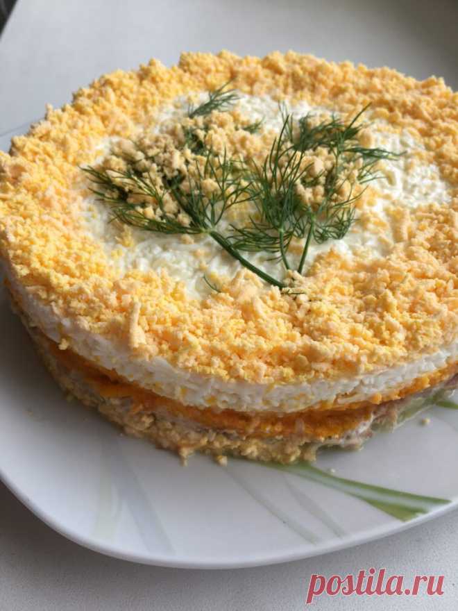 Слоеный салат с тунцом 