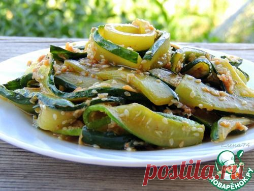 Салат из жареных огурцов по-корейски - кулинарный рецепт