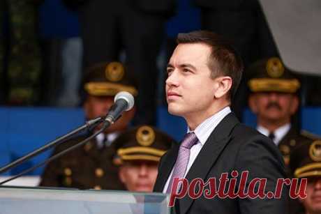 Глава Эквадора объяснил отказ передавать российское оружие США. Эквадор не стал отправлять старое российское вооружение в США из-за конфликта на Украине. Такую причину озвучил президент страны Даниэль Нобоа.
