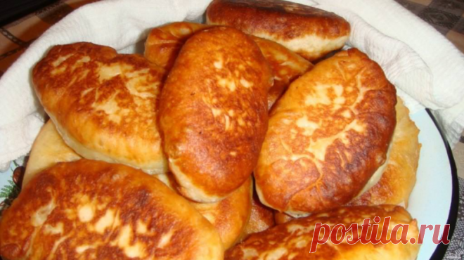 Нежные, пышные пирожки с мясом, без опары и на сковороде: достойная альтернатива дрожжевым В мороз (да и в любое другое время) так хочется побаловать себя вкусными домашними пирожками с мясом. Это еда, перед которой не устоит ни один из нас, и от которой получаешь невероятное наслаждение — от каждого съеденного кусочка. Но как же порой неохота ставить опару и часами ждать, пока подойдет тесто. Поэтому многие поступают проще: покупают пирожки в магазине. Но где гарантия, чт...